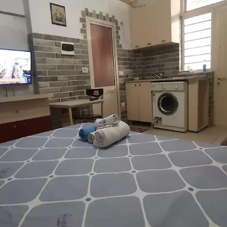 Lovely Appartament 1 Only Apartman